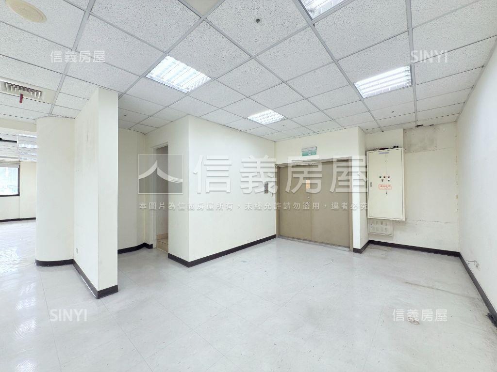 景安雙捷運ＳＲＣ百坪辦公房屋室內格局與周邊環境
