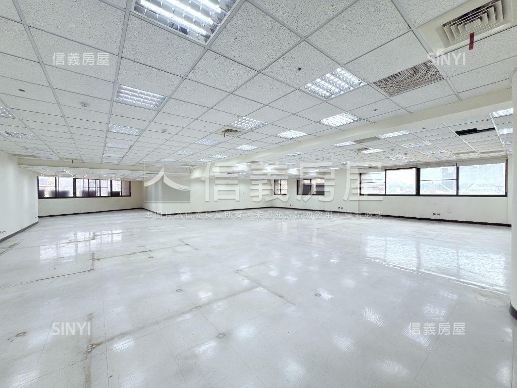 景安雙捷運ＳＲＣ百坪辦公房屋室內格局與周邊環境