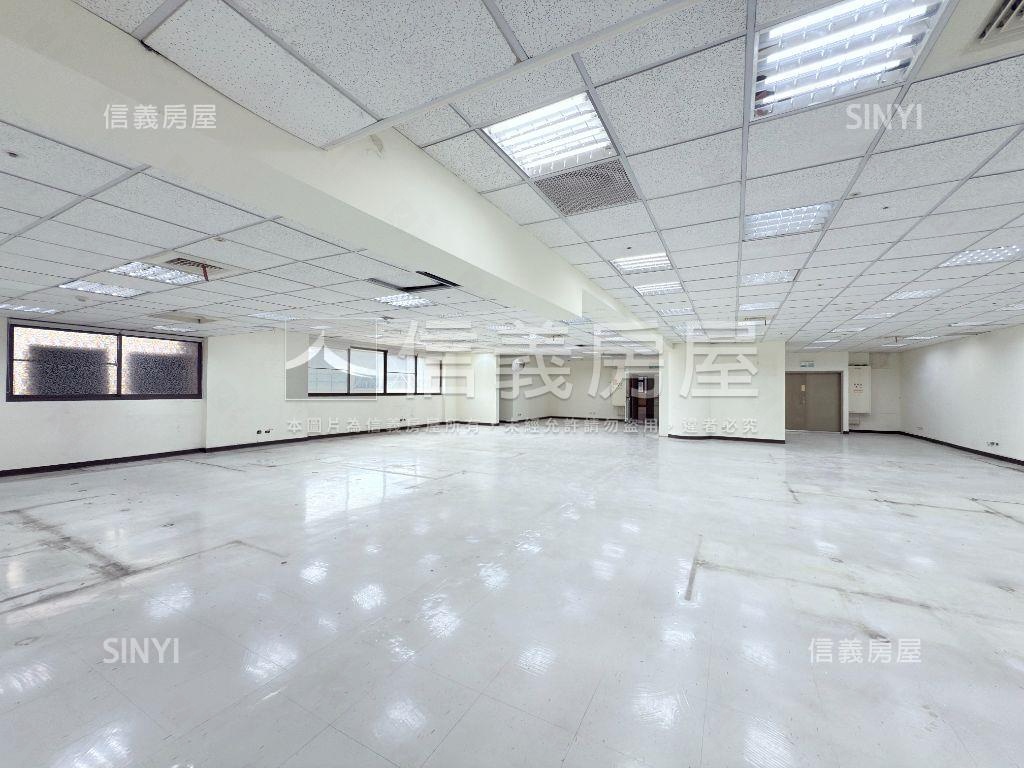 景安雙捷運ＳＲＣ百坪辦公房屋室內格局與周邊環境