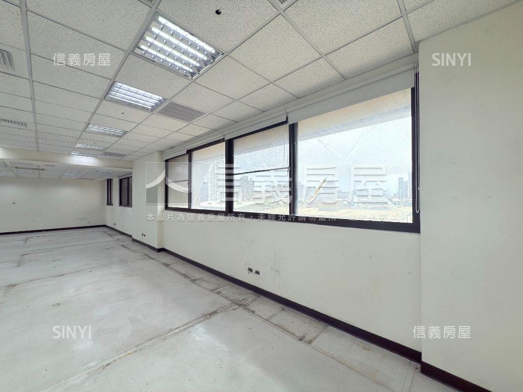 景安雙捷運ＳＲＣ百坪辦公房屋室內格局與周邊環境