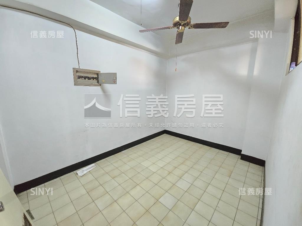 ㊖向上市場旁三房公寓房屋室內格局與周邊環境