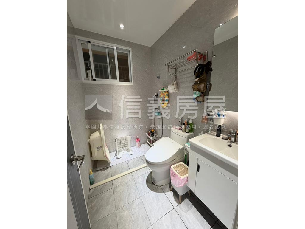 屋況佳一卡皮箱入住房屋室內格局與周邊環境