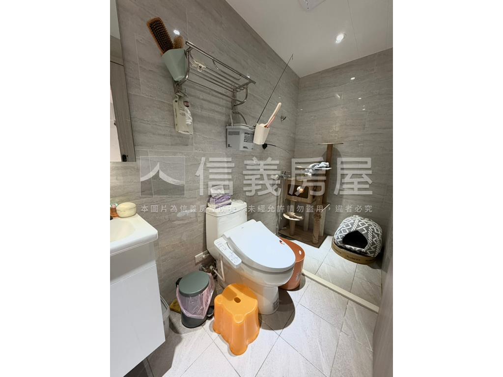 屋況佳一卡皮箱入住房屋室內格局與周邊環境