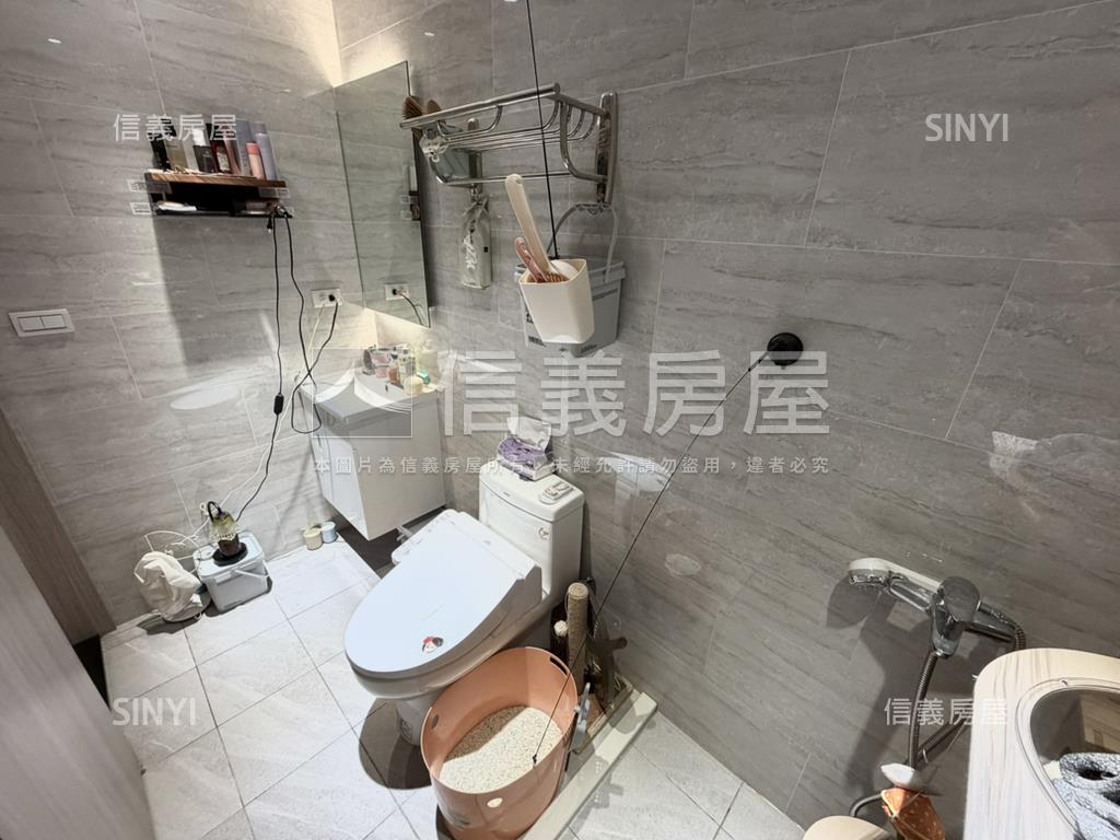 屋況佳一卡皮箱入住房屋室內格局與周邊環境