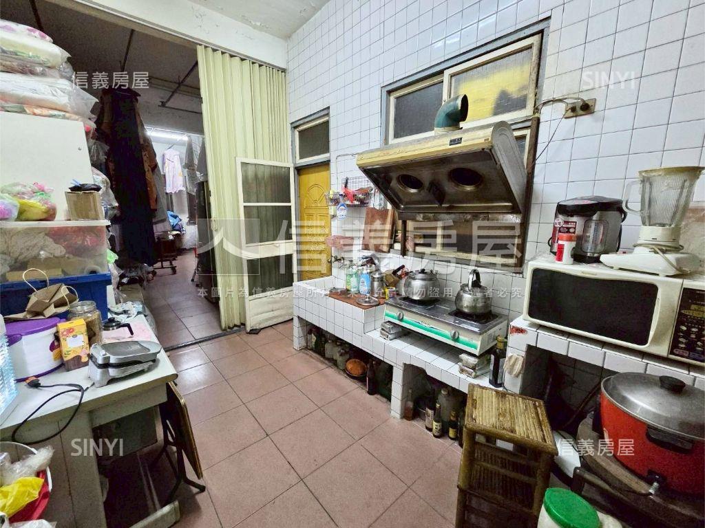 府中倉後街人流旺店面房屋室內格局與周邊環境