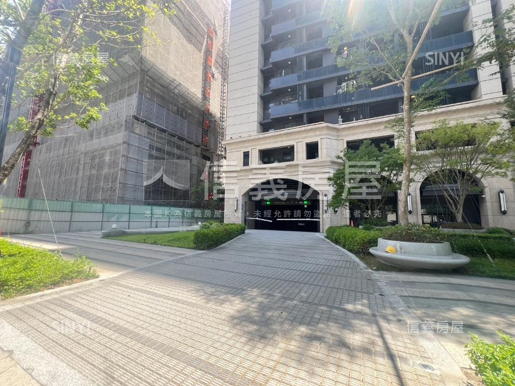 近Ａ１８永麗花園３房車位房屋室內格局與周邊環境
