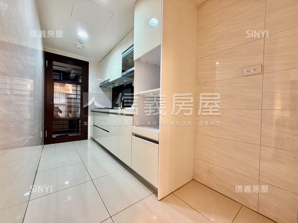 悠活郡朝南精裝戶房屋室內格局與周邊環境