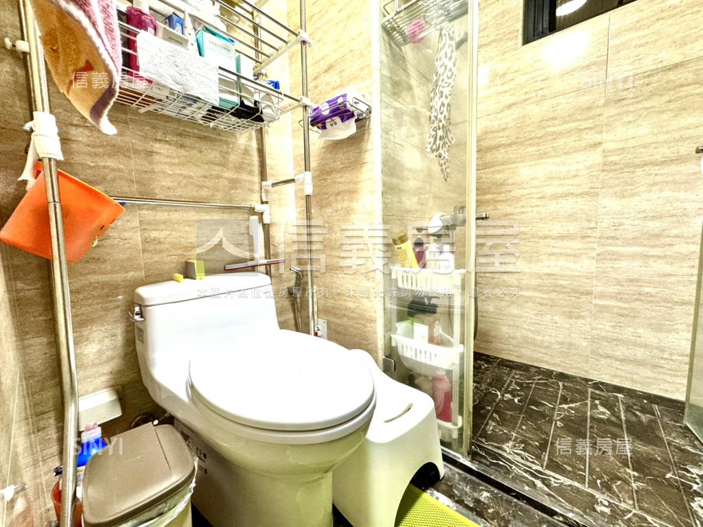 富宇擎山大三房雙平車房屋室內格局與周邊環境