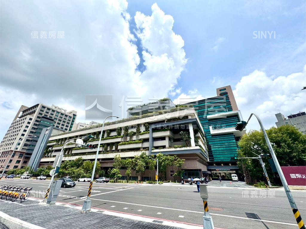 富宇擎山大三房雙平車房屋室內格局與周邊環境