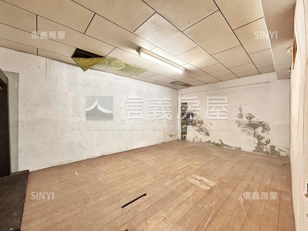 近捷運大面寬金店面房屋室內格局與周邊環境