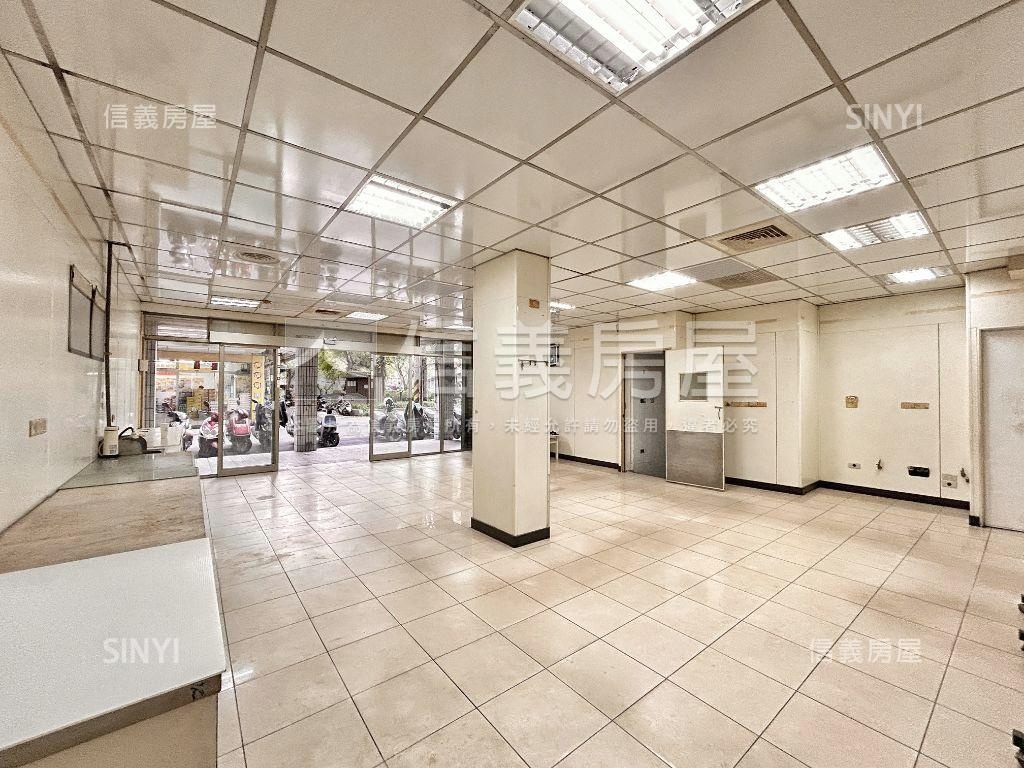 近捷運大面寬金店面房屋室內格局與周邊環境