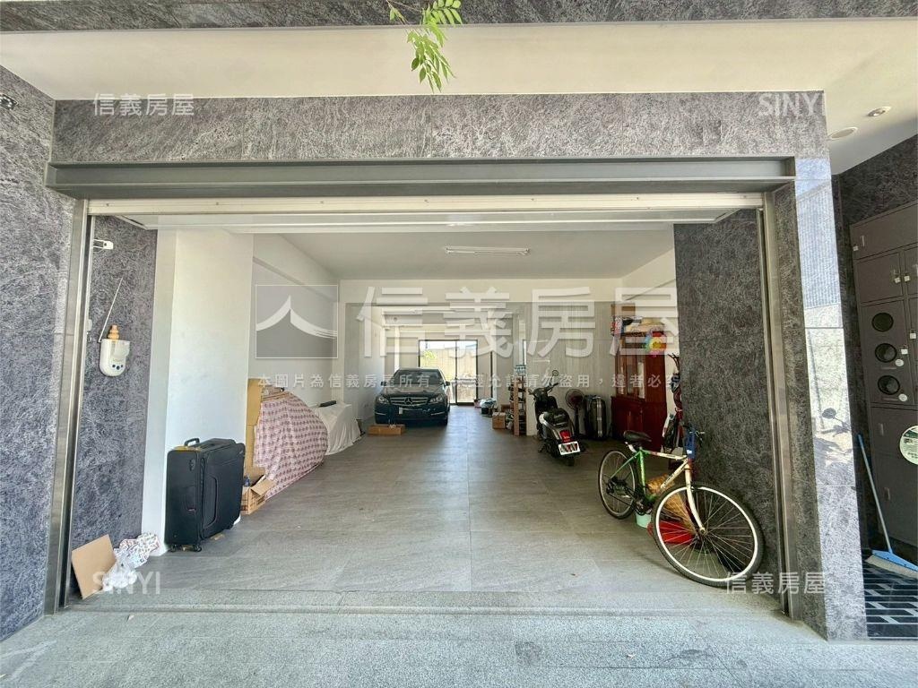 稻城亞丁雙車別墅房屋室內格局與周邊環境
