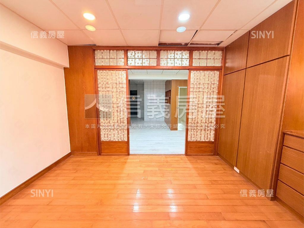 德賢獨立進出口１＋２樓店房屋室內格局與周邊環境