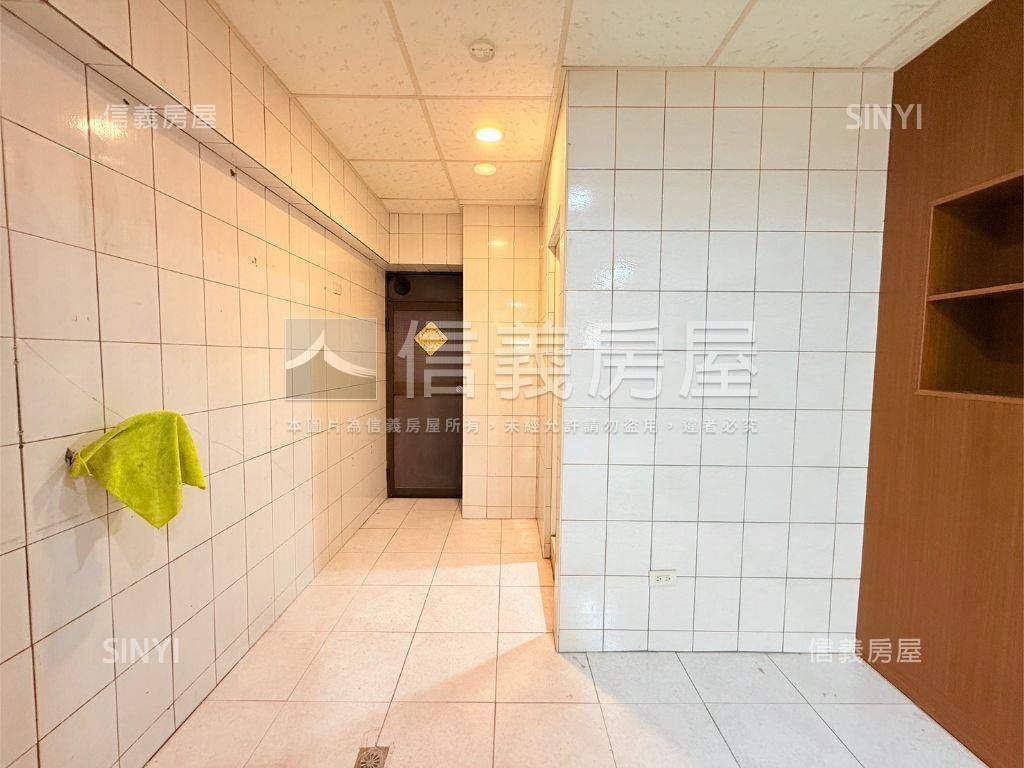 德賢獨立進出口１＋２樓店房屋室內格局與周邊環境