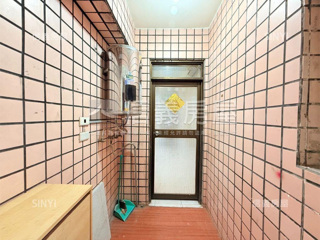 德賢獨立進出口１＋２樓店房屋室內格局與周邊環境