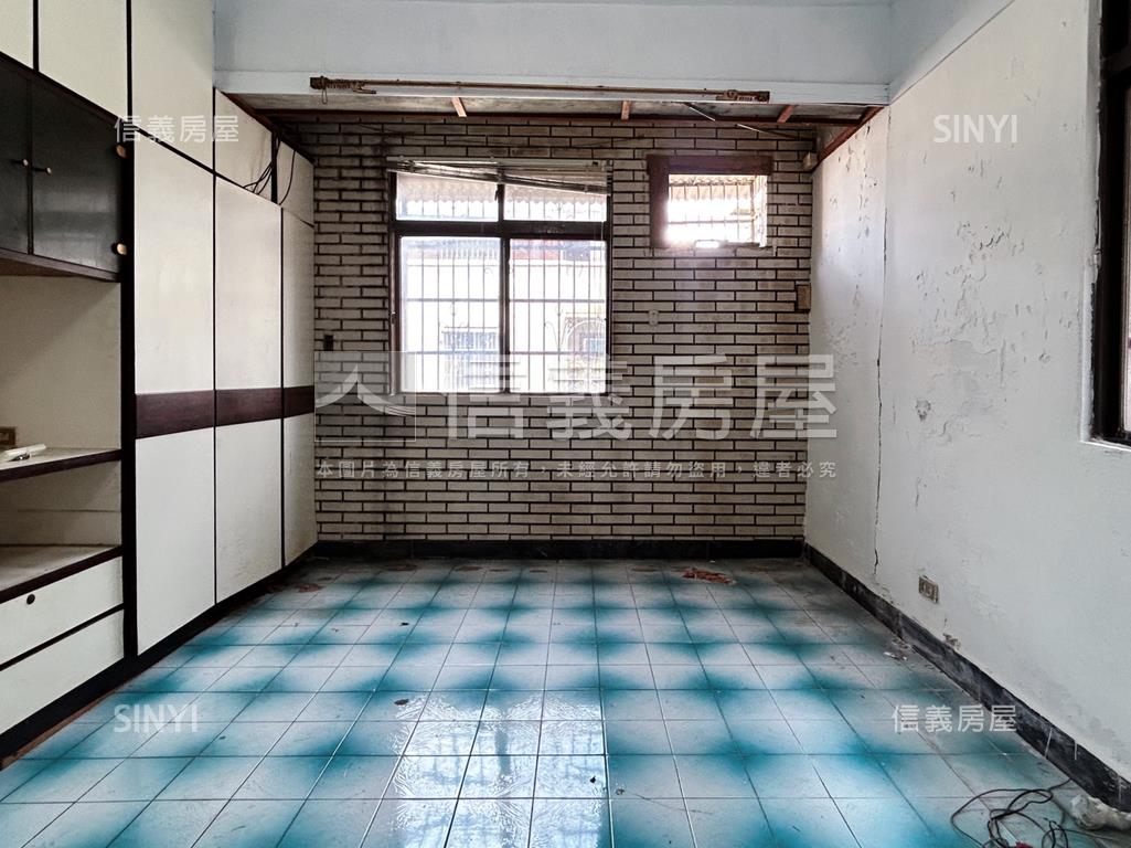 福港街稀有邊間公寓３房房屋室內格局與周邊環境