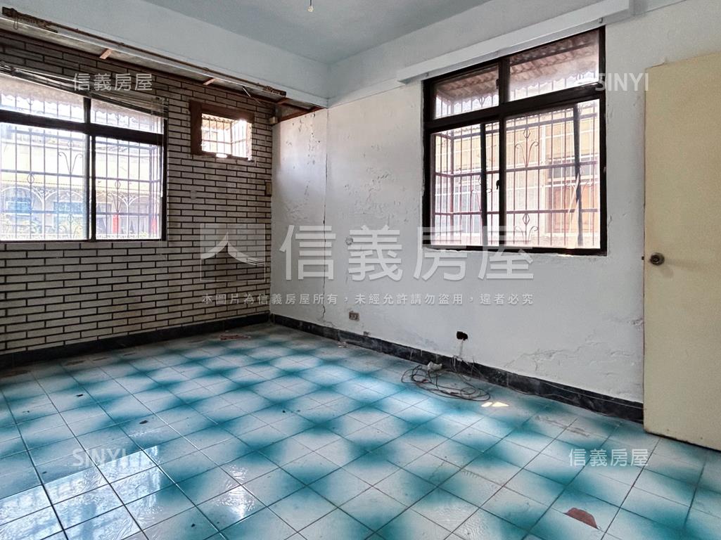 福港街稀有邊間公寓３房房屋室內格局與周邊環境