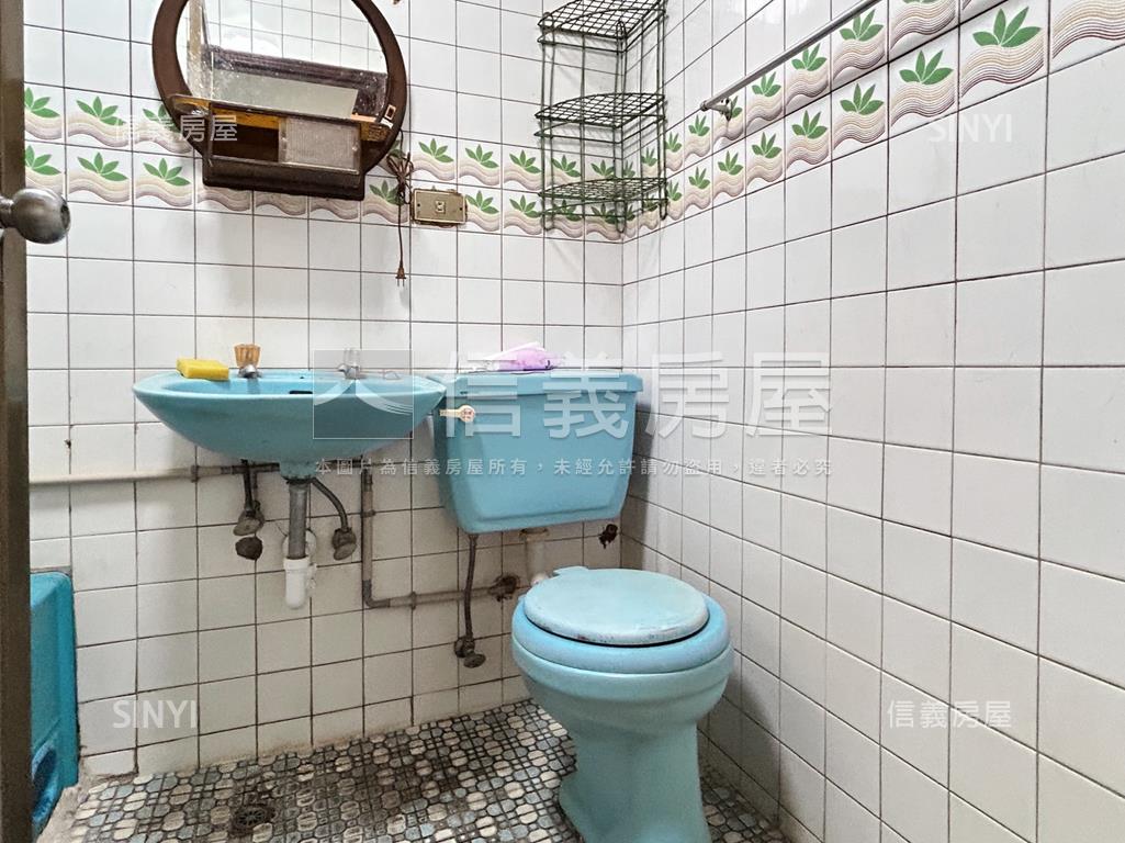 福港街稀有邊間公寓３房房屋室內格局與周邊環境