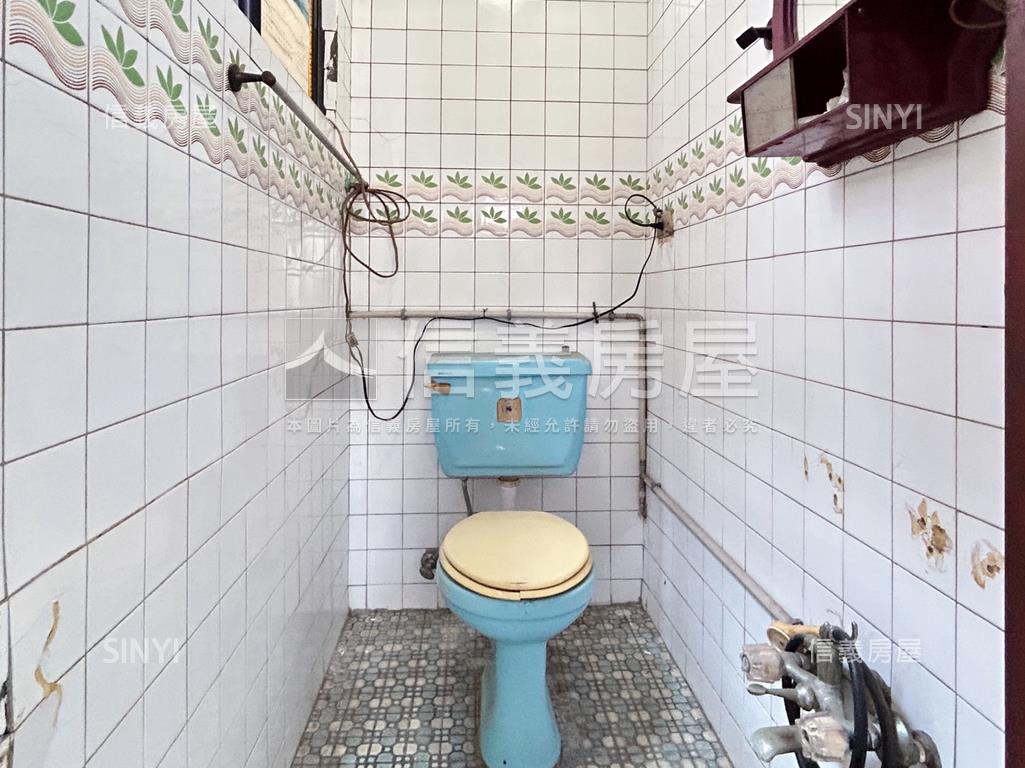 福港街稀有邊間公寓３房房屋室內格局與周邊環境