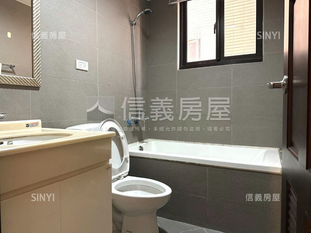 極美館邊間美宅三房雙車位房屋室內格局與周邊環境