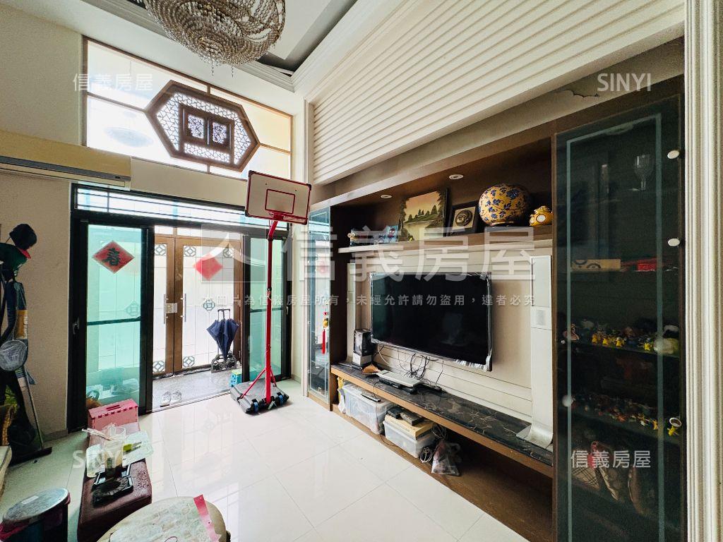 稀有！宏國敦煌附車位房屋室內格局與周邊環境