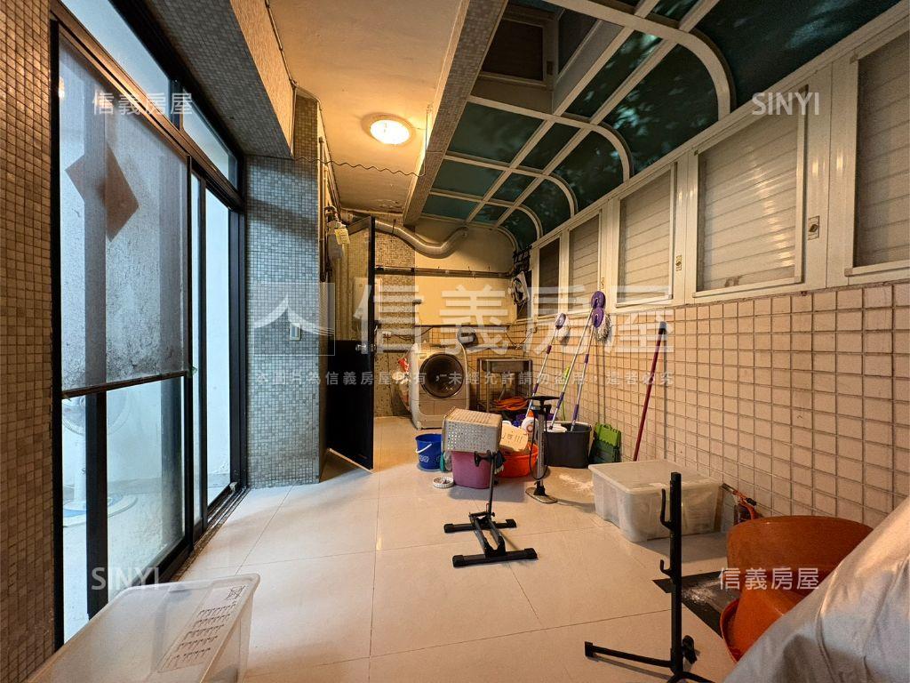 稀有！宏國敦煌附車位房屋室內格局與周邊環境