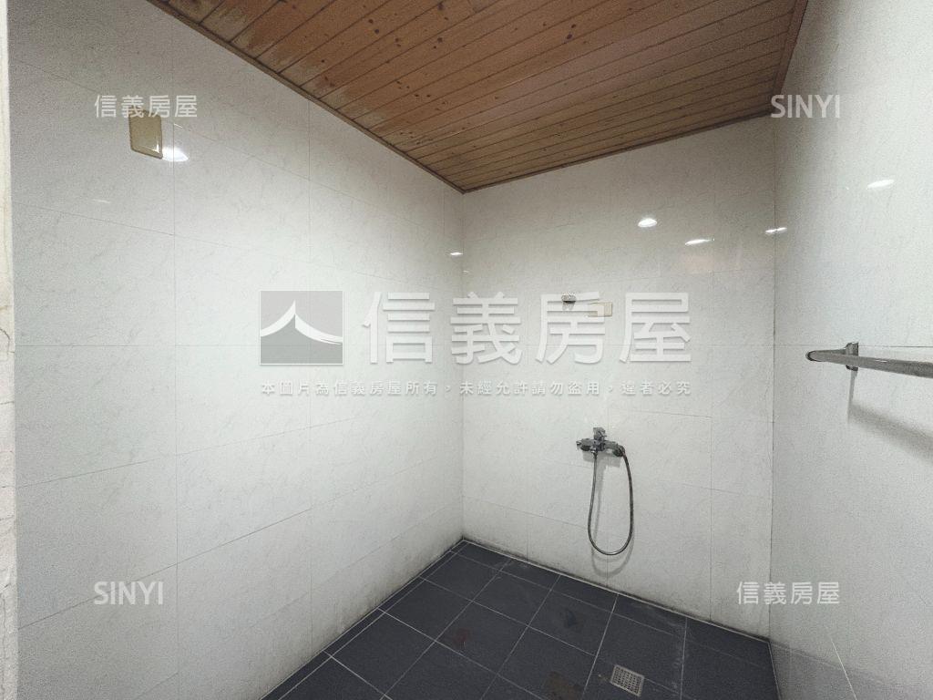 稀有！宏國敦煌附車位房屋室內格局與周邊環境