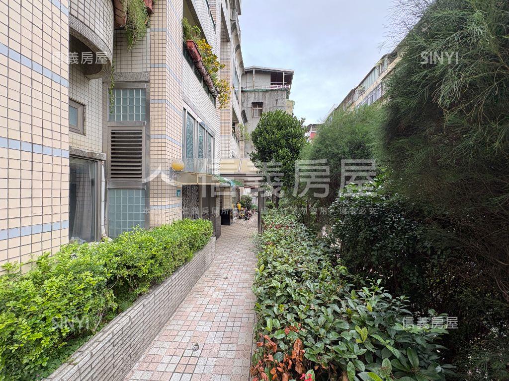 稀有！宏國敦煌附車位房屋室內格局與周邊環境