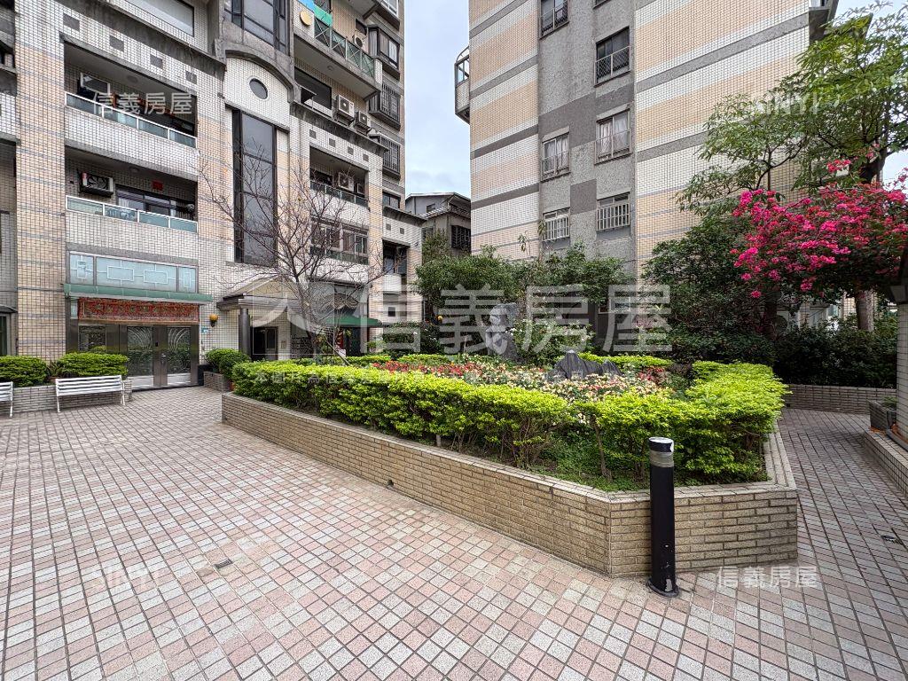 稀有！宏國敦煌附車位房屋室內格局與周邊環境