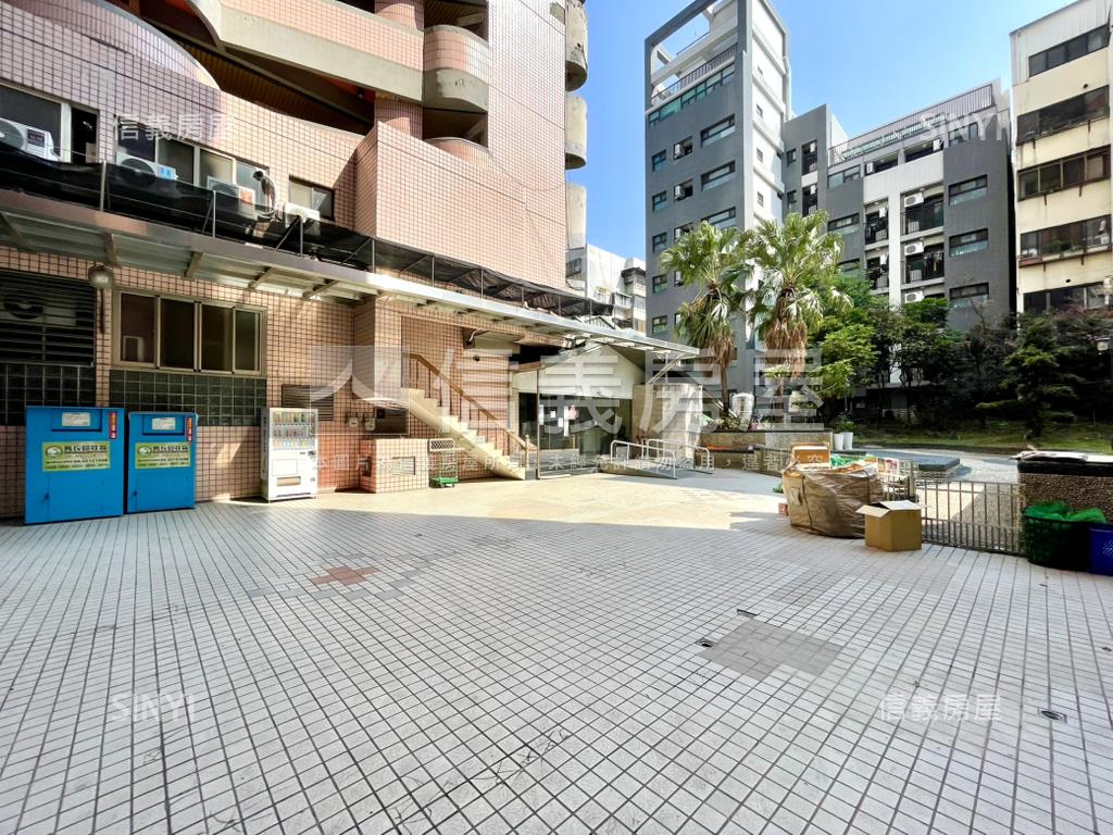 近中國醫套房房屋室內格局與周邊環境