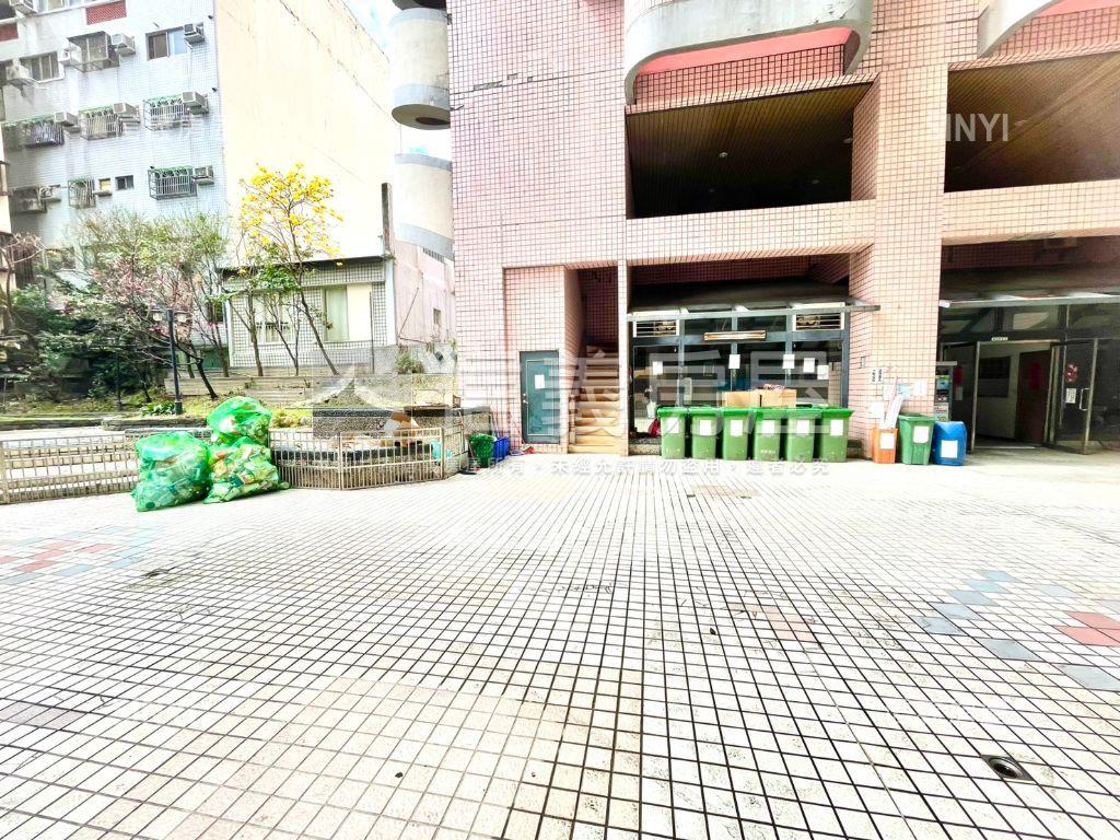 近中國醫套房房屋室內格局與周邊環境