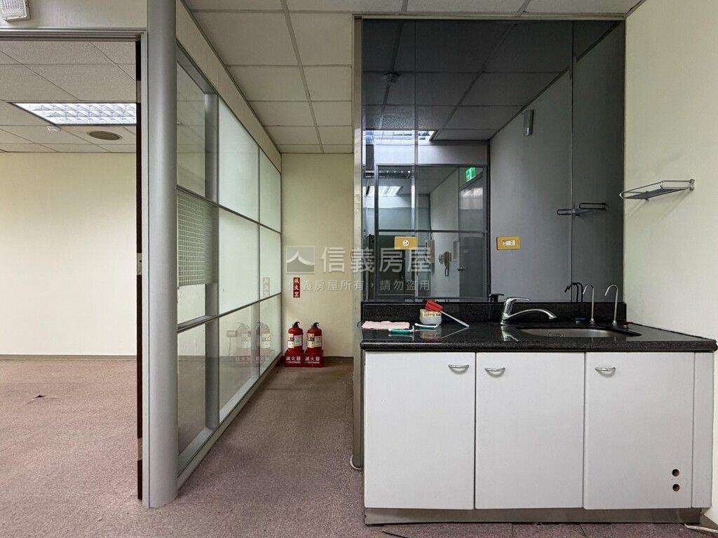 大安站附中。企業經緯大樓房屋室內格局與周邊環境