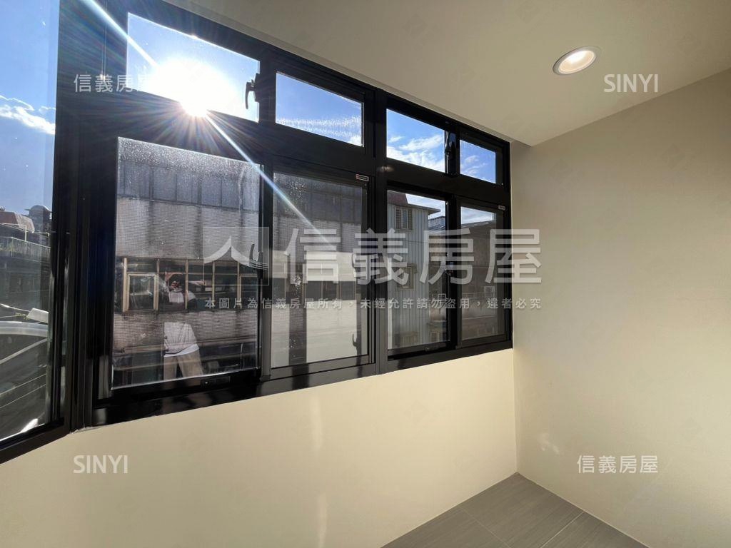 忠孝東路美裝湖景三房房屋室內格局與周邊環境