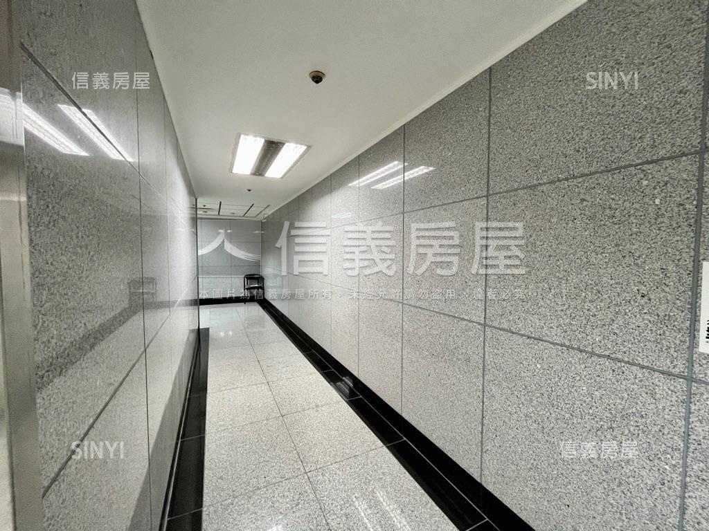 亞灣區領袖企業商辦１８樓房屋室內格局與周邊環境