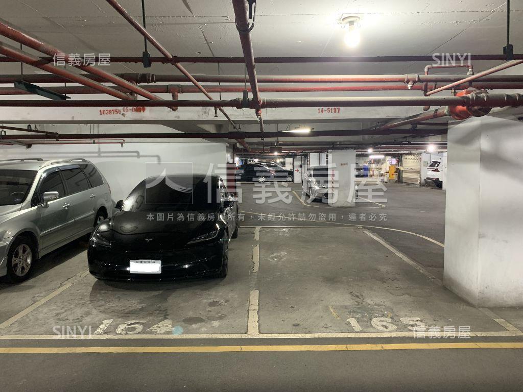 博愛特區重慶南路黃金店辦房屋室內格局與周邊環境
