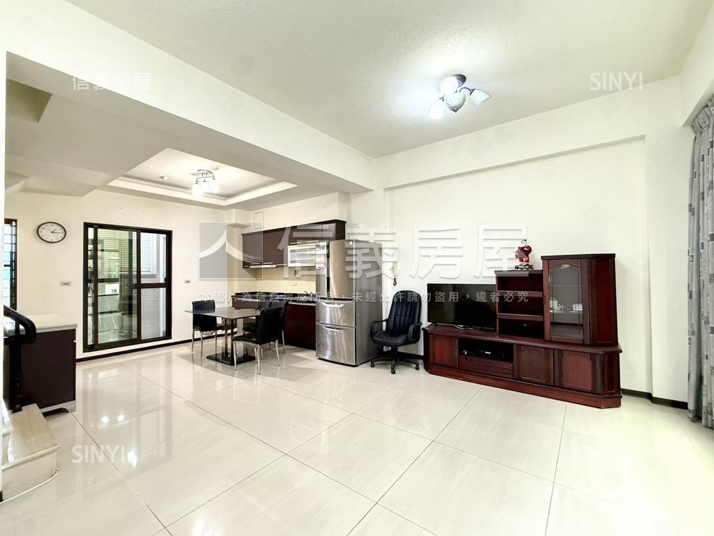 裕文學區面寬雙車墅房屋室內格局與周邊環境