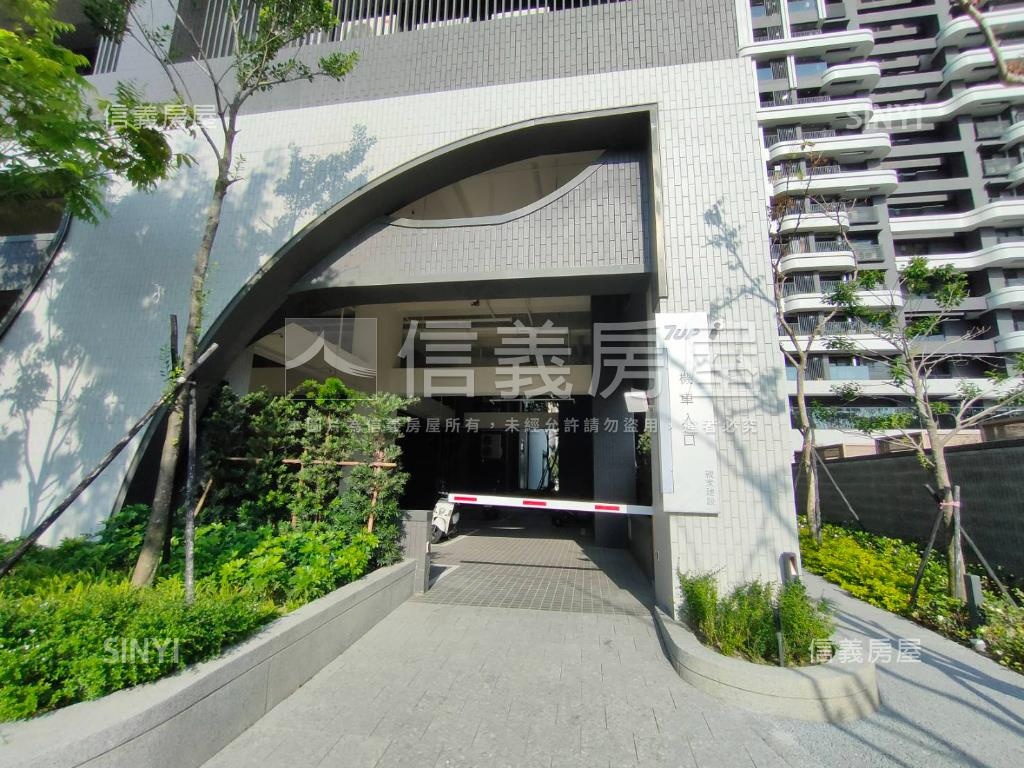 親家７ＵＰ精美一房車位房屋室內格局與周邊環境