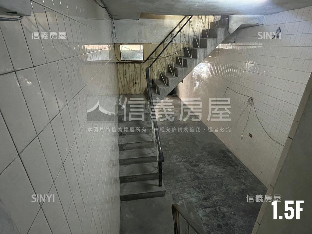 亞灣｜設計師畫布透天房屋室內格局與周邊環境