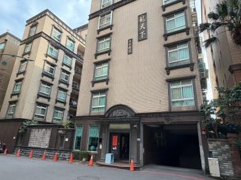 龍天下３房車位