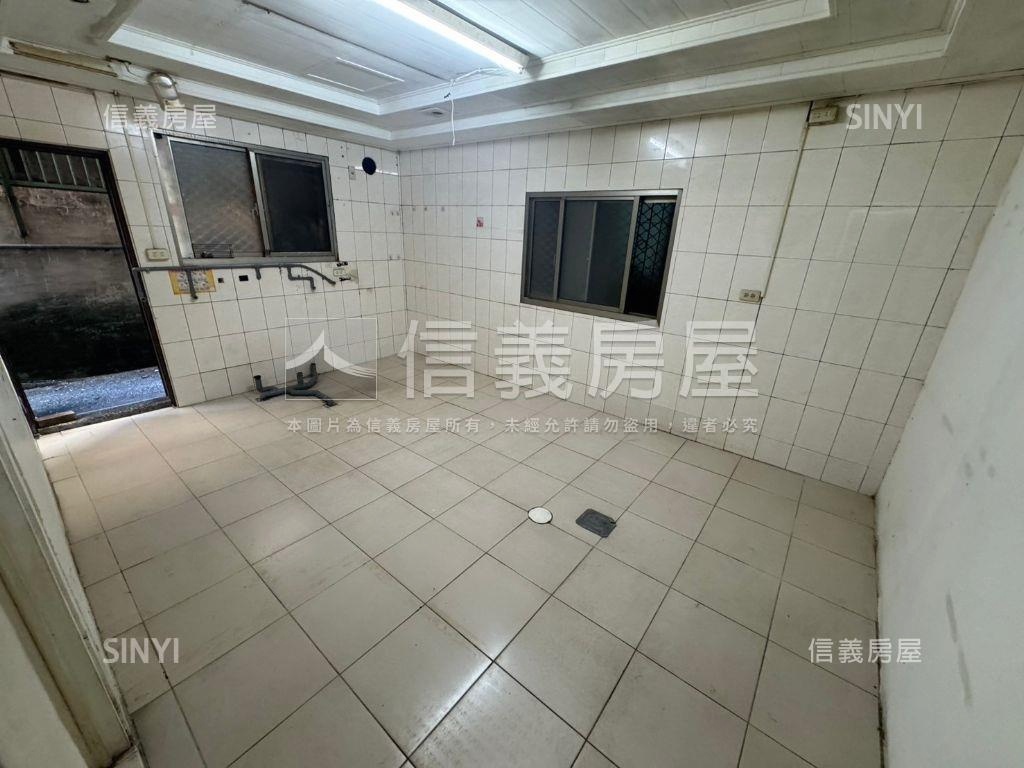 極品✿北屯大面寬燙金店面房屋室內格局與周邊環境