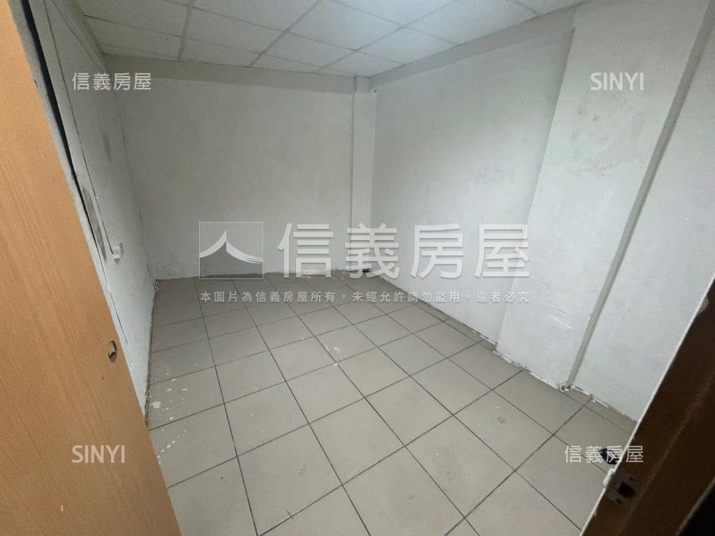 極品✿北屯大面寬燙金店面房屋室內格局與周邊環境