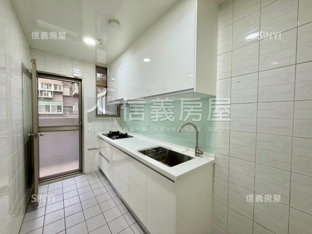 優客里鄰景觀三房車位房屋室內格局與周邊環境