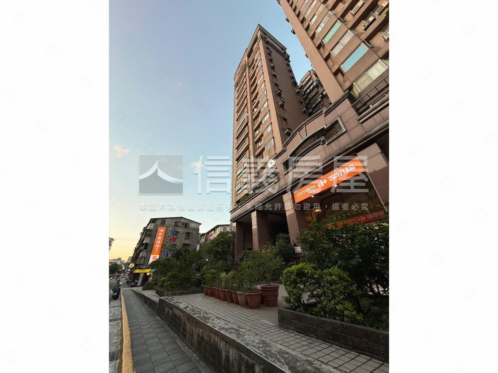 優客里鄰景觀三房車位房屋室內格局與周邊環境