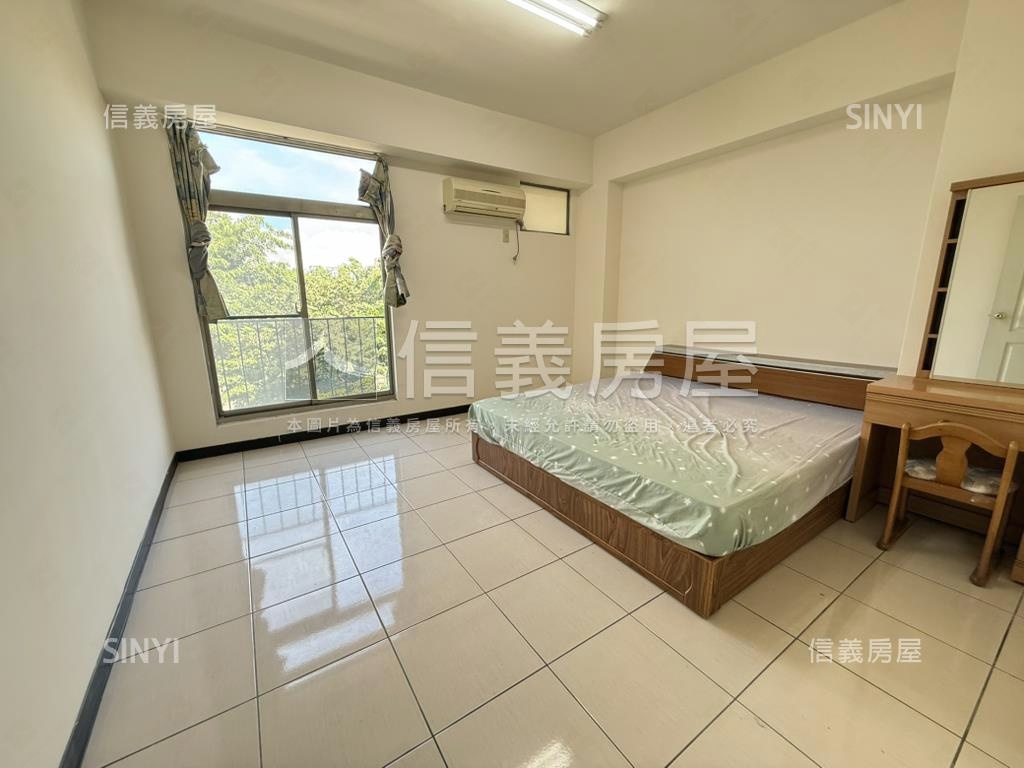 採光超好。電梯三房房屋室內格局與周邊環境