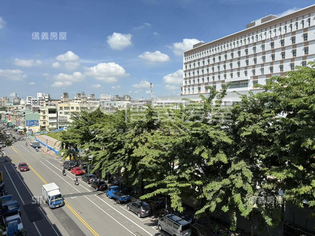 採光超好。電梯三房房屋室內格局與周邊環境