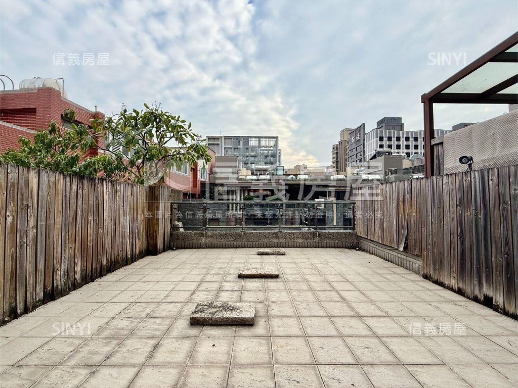 上田一品朝南別墅房屋室內格局與周邊環境