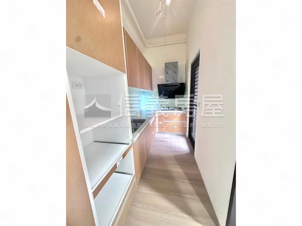 荷蘊謙３Ｆ獨棟雙衛房屋室內格局與周邊環境