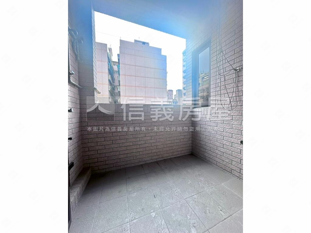 荷蘊謙３Ｆ獨棟雙衛房屋室內格局與周邊環境