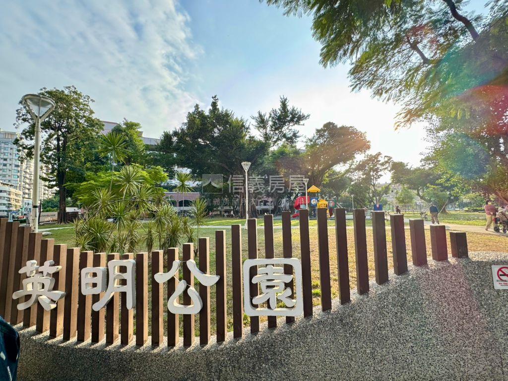 大隱於世ｘ面寬約８米別墅房屋室內格局與周邊環境