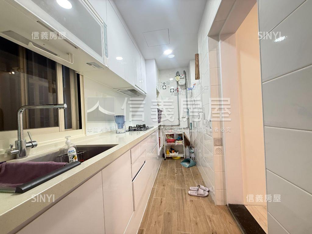 新莊三面採光公寓三樓房屋室內格局與周邊環境